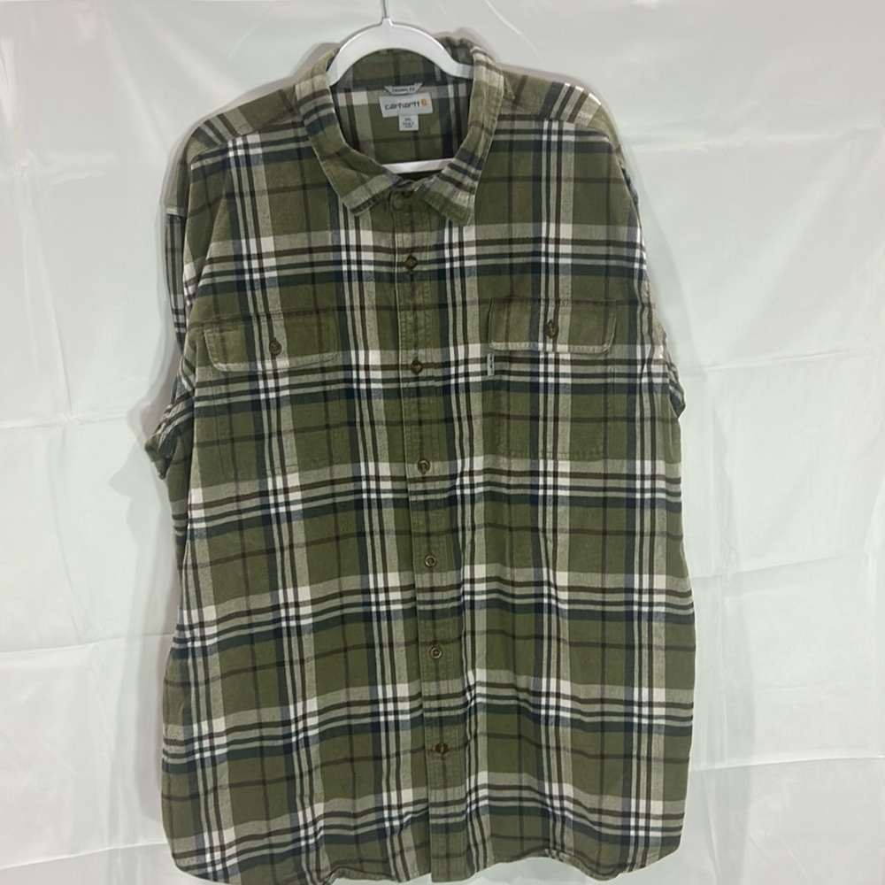 Carhartt men’s button-down flannel.         Size 3XL.